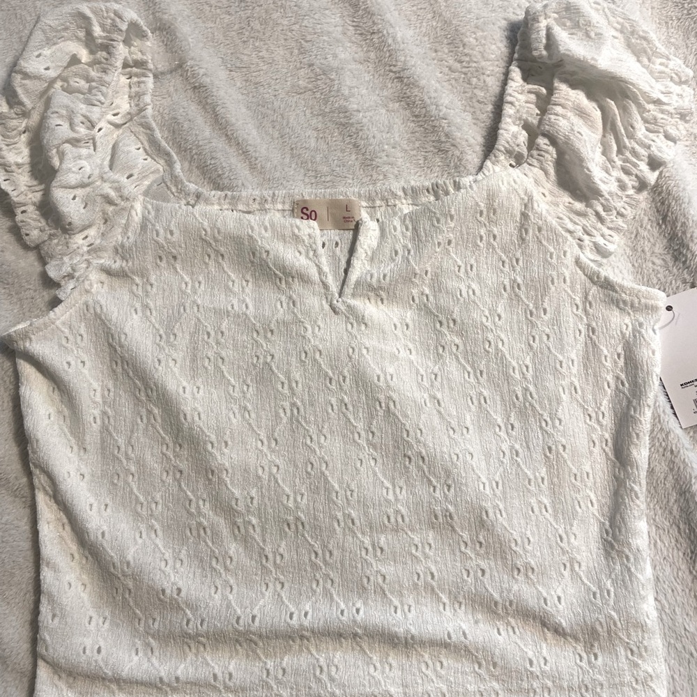 White thin sleeve crop top
